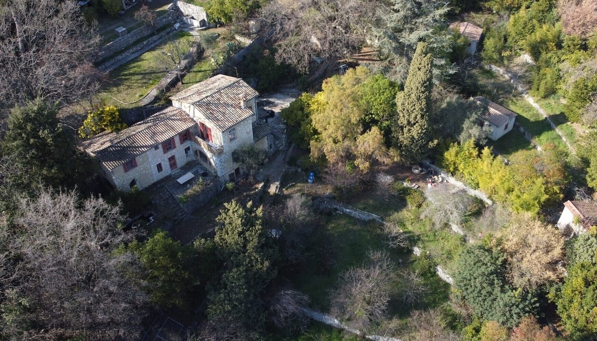 Domaine des Petites Sœurs 3