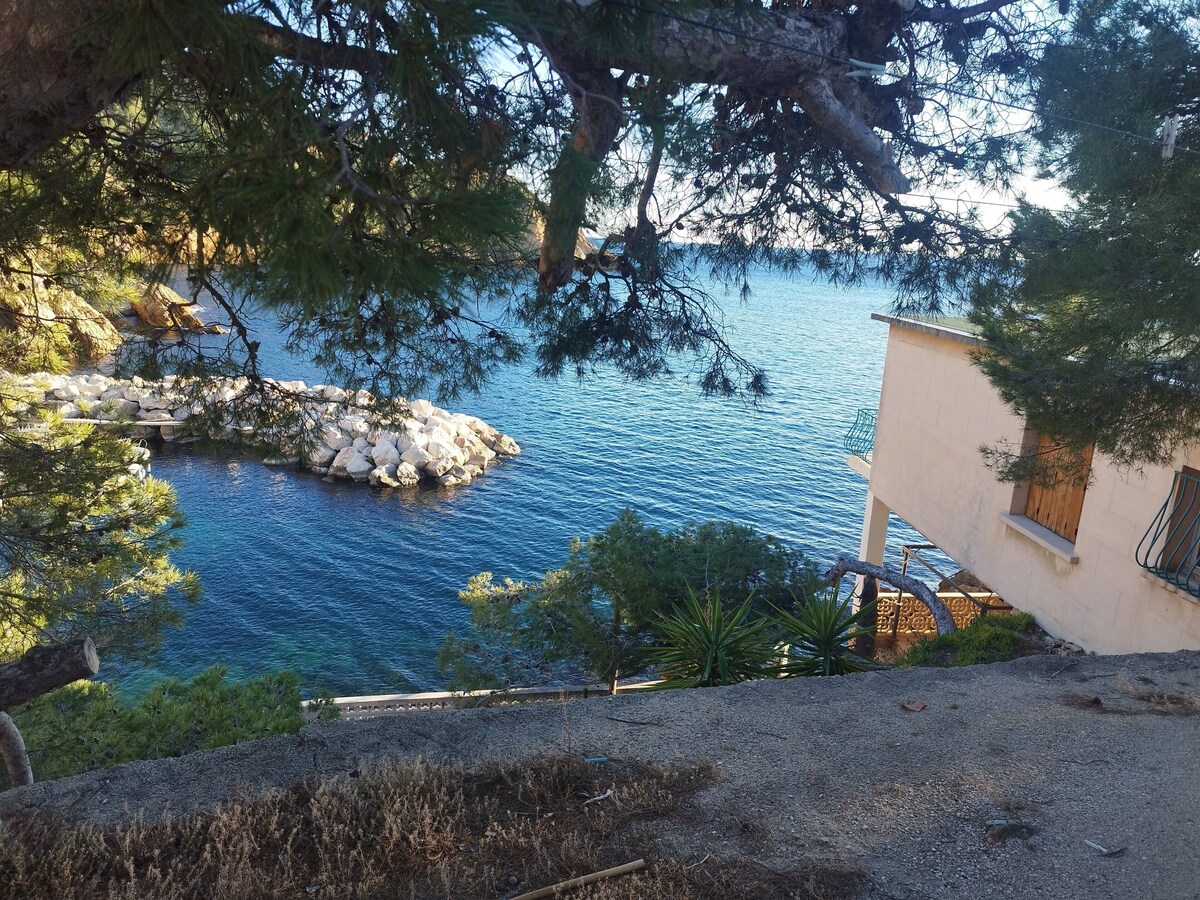 Gîte Rénové Calanques La Vesse 3