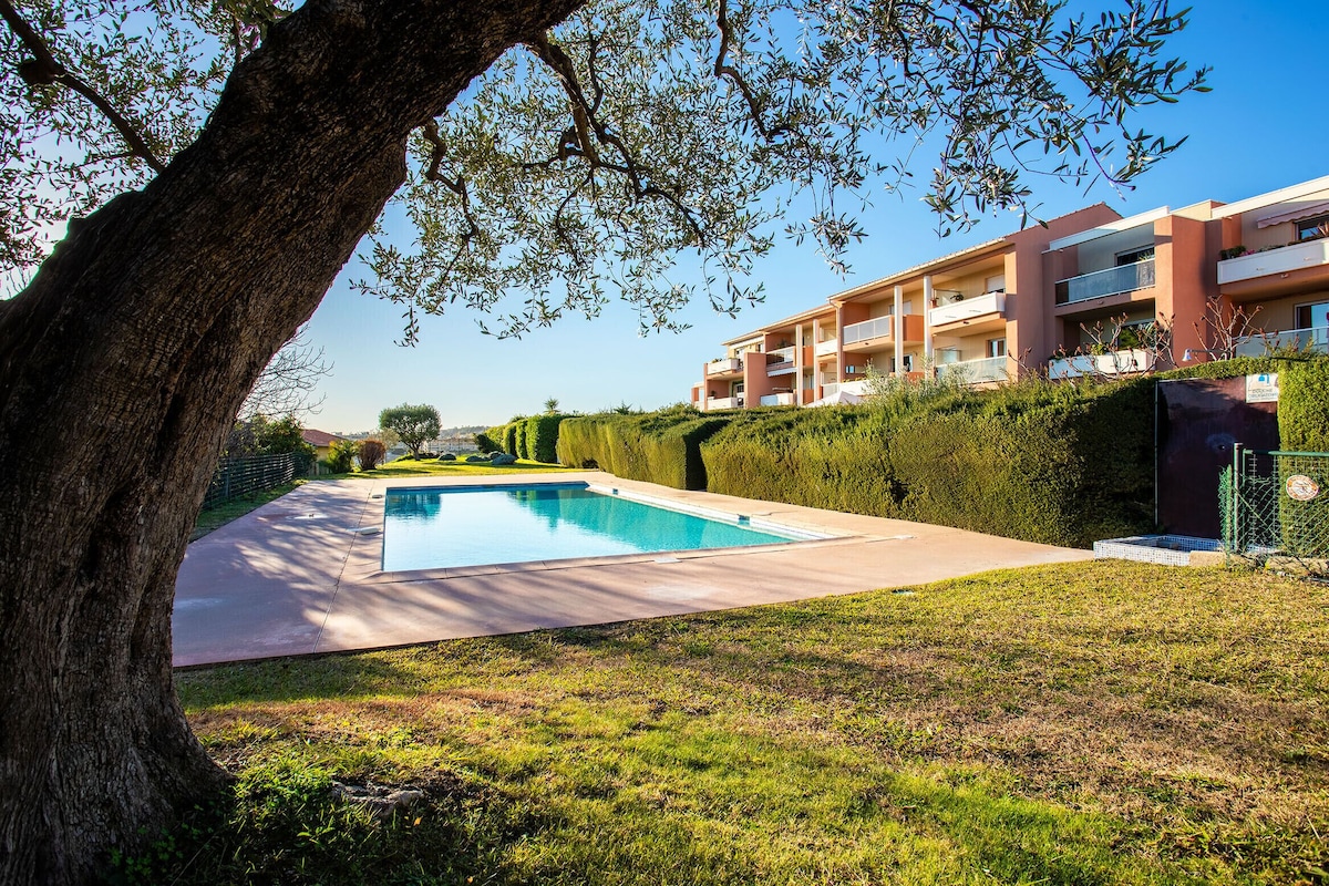 LE JARDIN BLEU AP4388 By Riviera Holiday Homes 4