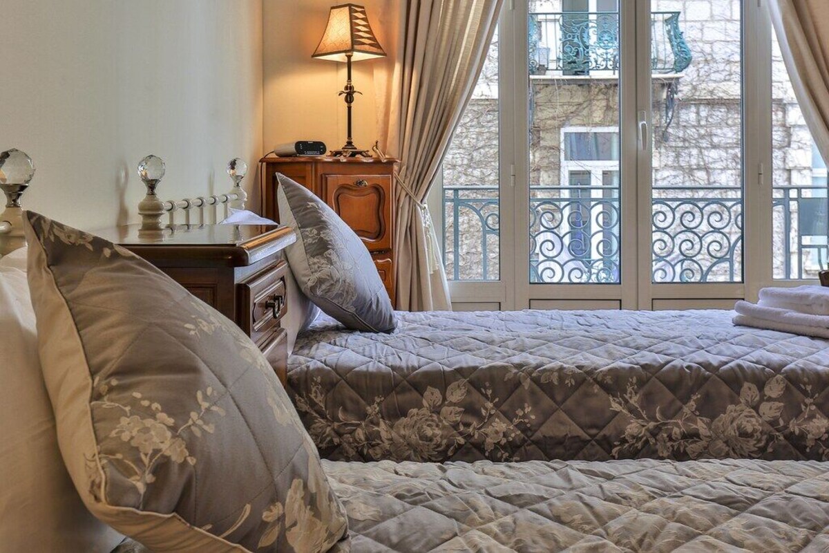 Classic Chic Elegance
