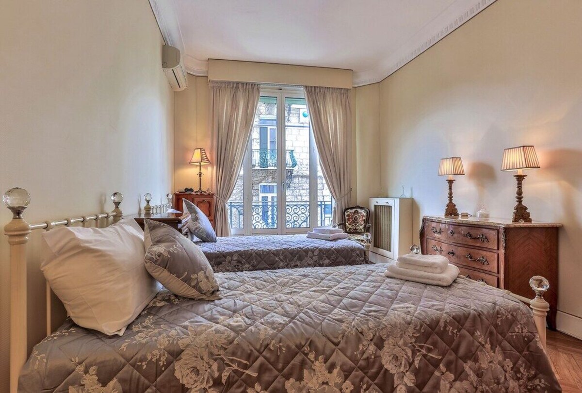 Classic Chic Elegance 4