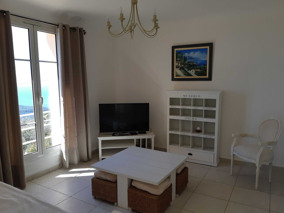 Romarin - EZE - Gîte 3