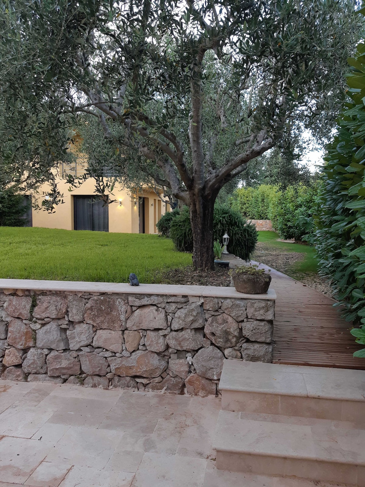 Garrigue - EZE - Gîte