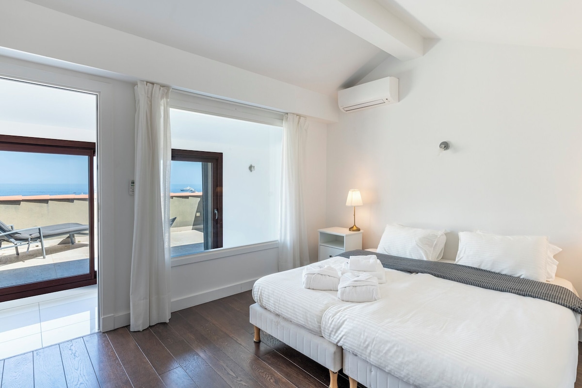 Exclusive Riviera Villa 3