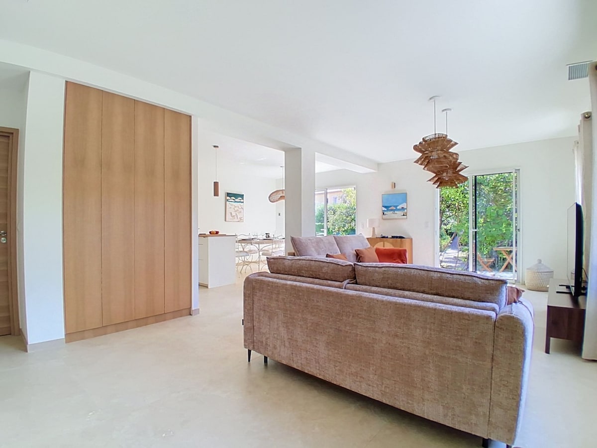 Villa l'Orangeraie by Interhome 6